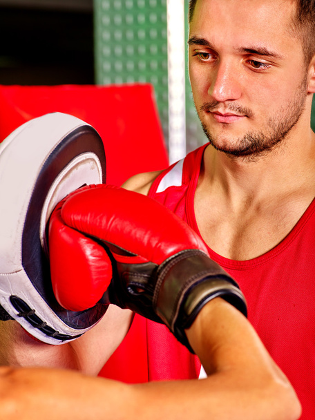 чоловічий бокс на кільці
 - Фото, зображення