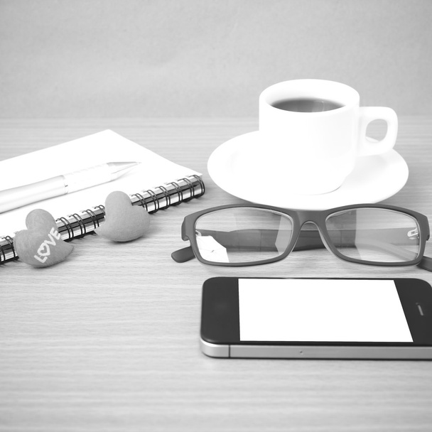 coffee,phone,eyeglasses,notepad and heart - Foto, afbeelding