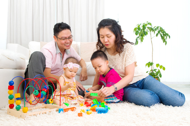 Happy Asian family - Фото, зображення