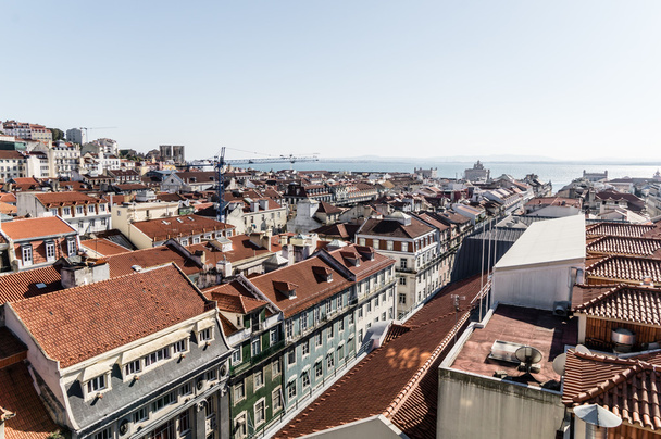 Lissabon näkymä Santa Justan hissistä, Portugali
 - Valokuva, kuva