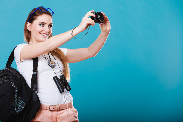 woman taking photo with camera - Foto, Bild