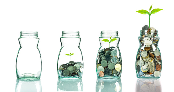 Misture moedas e sementes em borrão claro no fundo branco, Negócios
 - Foto, Imagem