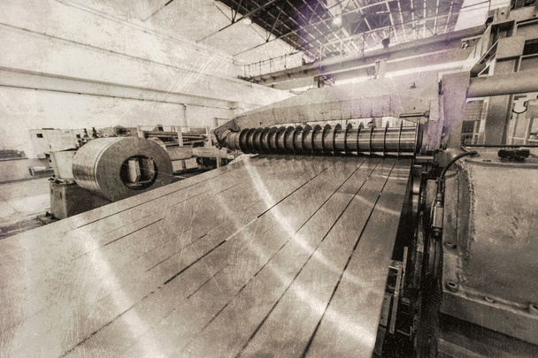 Vista vintage de la máquina de corte de bobinas. Concepto industrial
 - Foto, Imagen