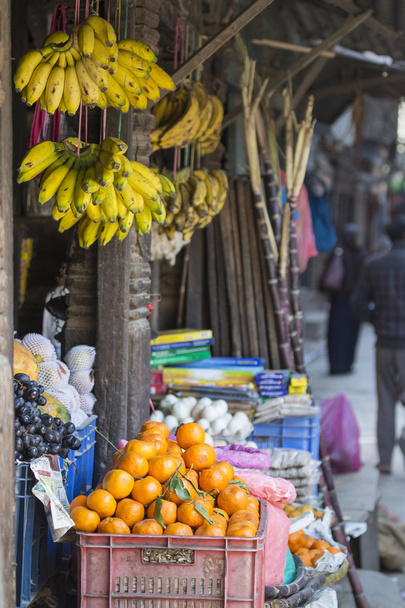 Tienda de zumos y frutas frescas en Katmandú, Nepal
 - Foto, Imagen