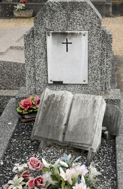 Francia, antigua tumba en Les Mureaux cemetary - Foto, Imagen