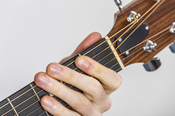detalle de dedos y mano del guitarrista
 - Foto, Imagen