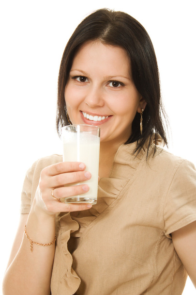 Frau trinkt Milch auf weißem Hintergrund. - Foto, Bild