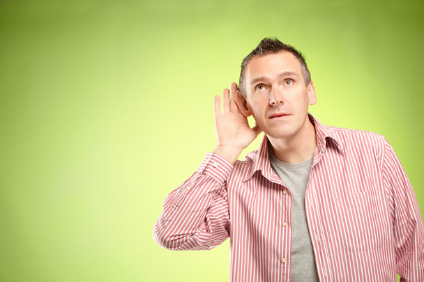 Luisterende man - Foto, afbeelding