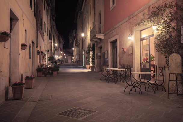 stare miasto europejskie w nocy - Zdjęcie, obraz