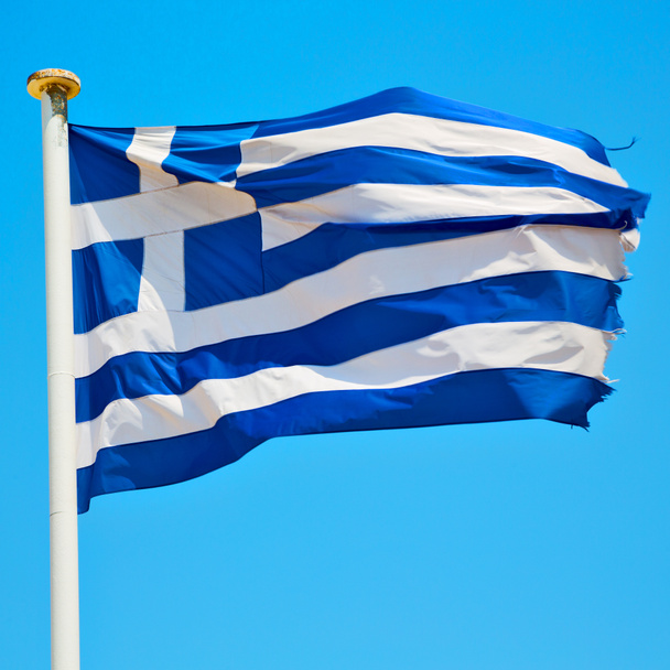 schwenken griechische Flagge in den blauen Himmel und Fahnenmast - Foto, Bild