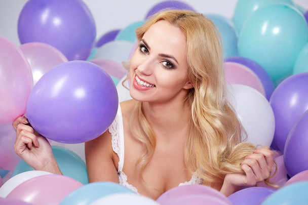 cheerful image of lovely girl with colorful balloons - Fotoğraf, Görsel