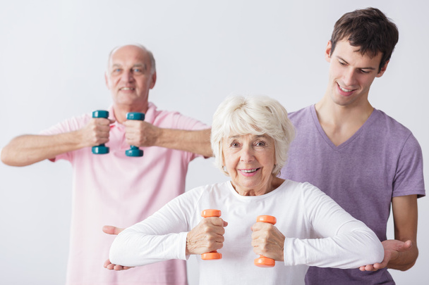 Physiotherapeut und Senioren - Foto, Bild
