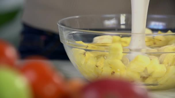 köstliche Milchshakes zubereiten - Filmmaterial, Video