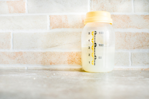 μαστού μπουκάλι γάλα - νεογέννητο οργανική διατροφή - Φωτογραφία, εικόνα