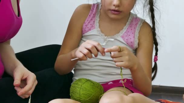 femme et adolescent fille tricot tricot style de vie aiguille
 - Séquence, vidéo