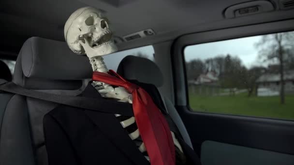 squelette désossé dans la conduite automobile
 - Séquence, vidéo
