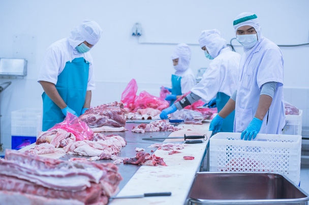 bourání masa jatka dělníci v továrně - Fotografie, Obrázek