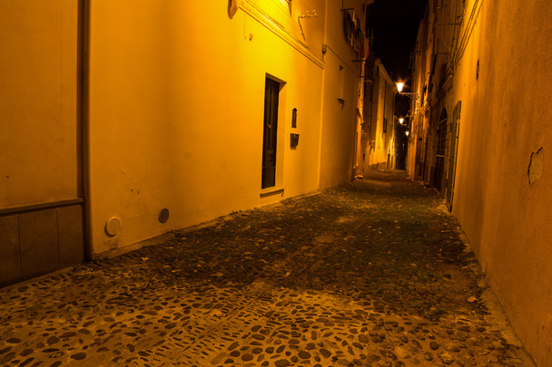 Alghero'da dar sokak - Fotoğraf, Görsel
