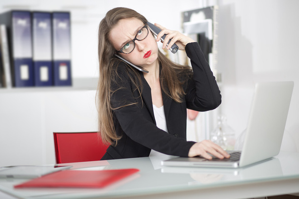 businesswoman working in office - Фото, изображение