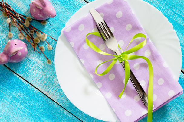 Tableware day Happy Easter - plate, knife, fork, willow, selecti - Valokuva, kuva