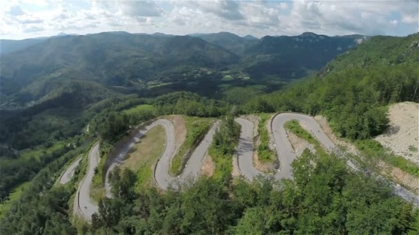 whole serpentine downhill road track - 映像、動画