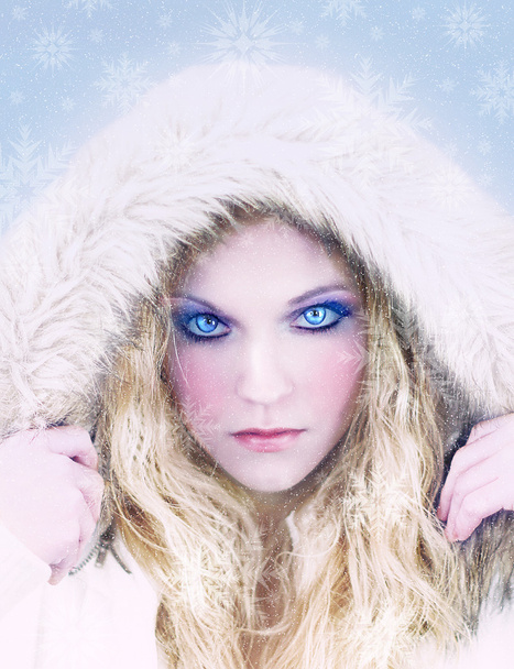 Reina de la nieve con ojos azules feroces
 - Foto, imagen