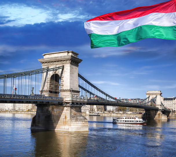 Γέφυρα των αλυσίδων στη Βουδαπέστη, πρωτεύουσα πόλη της Ουγγαρίας - Φωτογραφία, εικόνα