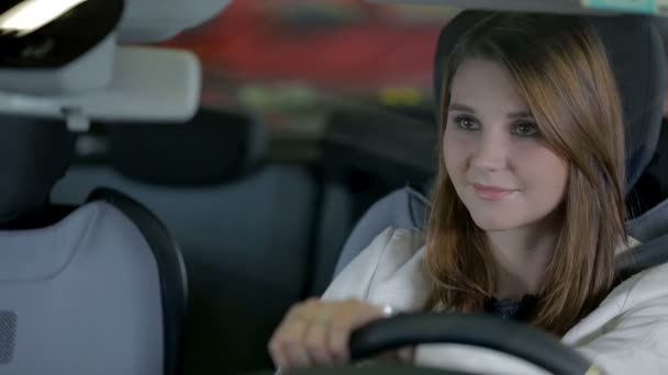 woman driving back - Video, Çekim