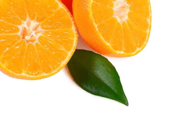 The fresh tangerine isolated on a white background - Foto, afbeelding