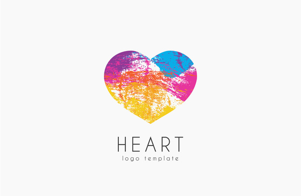 虹の心。カラフルなハート。愛のシンボル。心のロゴ - ベクター画像