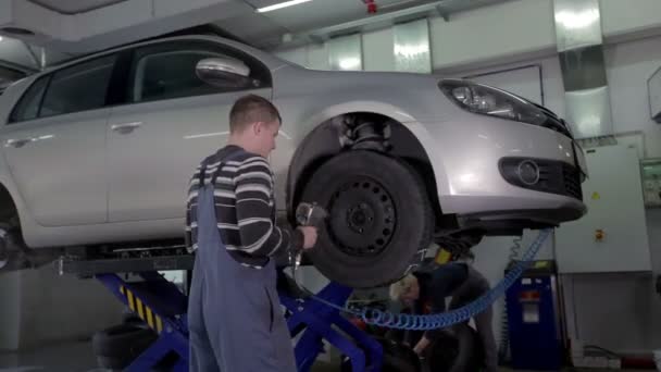 Vulcaniser kontrola pneumatik - Záběry, video