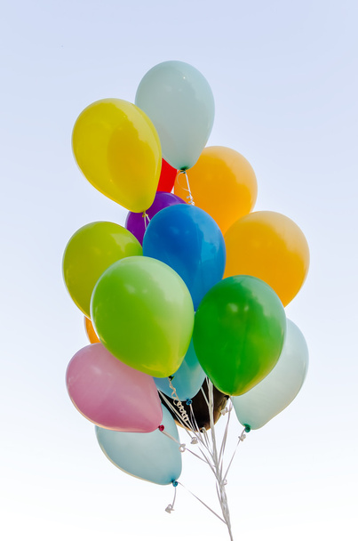 Kleurrijke stelletje helium ballonnen - Foto, afbeelding