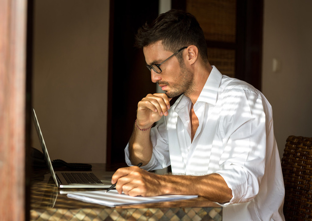 business man working with documents and laptop - Zdjęcie, obraz