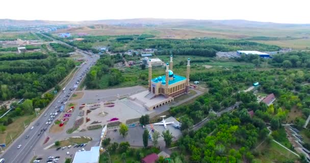 De moskee in Ust-Kamenogorsk - Video