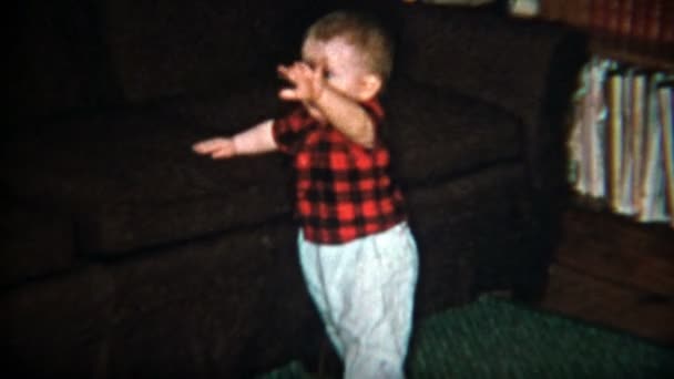 Toddler boy waving hand - Кадры, видео