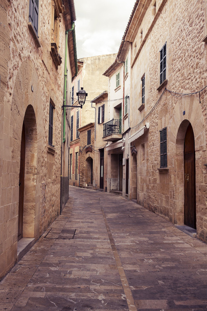Street of the Alcudia village in Mallorca. Spain - Foto, Bild