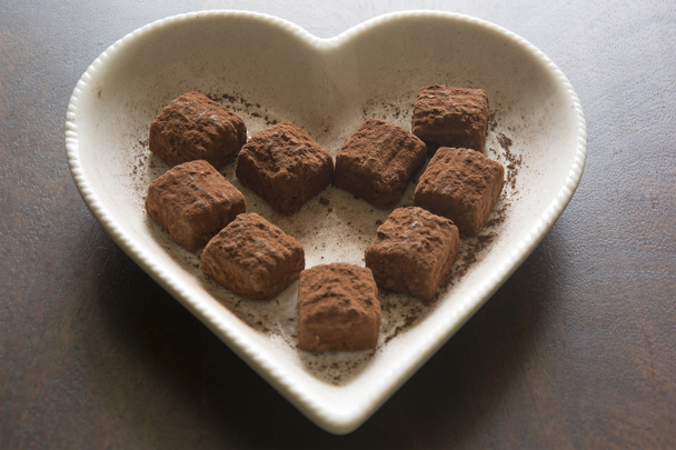 Sveitsin suklaa tryffelit
 - Valokuva, kuva