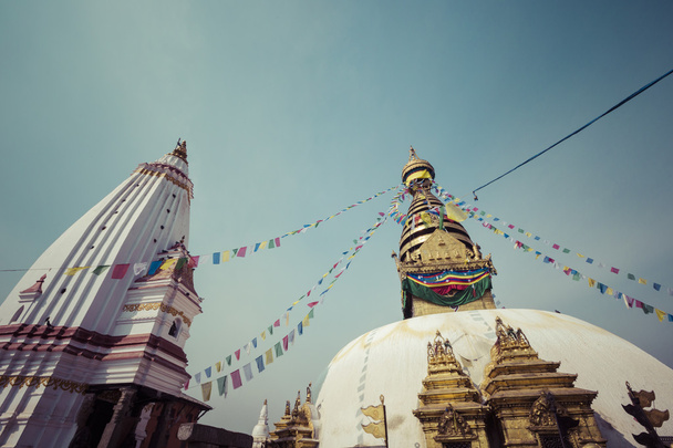 Stupa em Swayambhunath Monkey temple em Kathmandu, Nepal
. - Foto, Imagem
