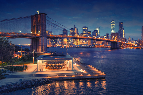 New Yorku Brooklyn Bridge s Manhattan v pozadí - Vintage styl - Fotografie, Obrázek