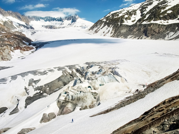 Таяние ледника Рона
 - Фото, изображение