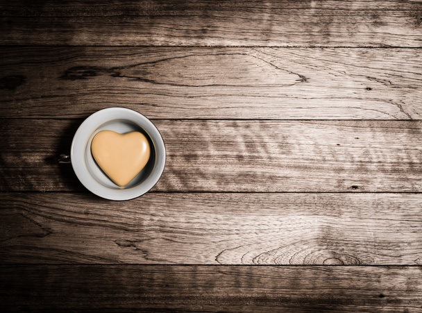 Sárga szív kerámia csésze kávé - Fotó, kép