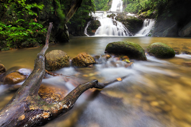 Piękny widok Wodospad Lata Kekabu - Zdjęcie, obraz