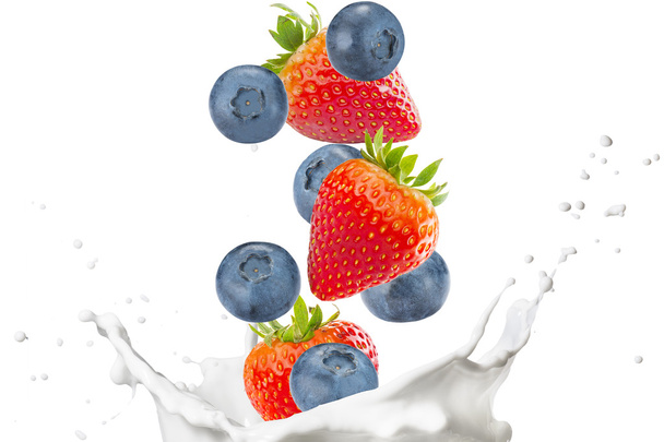 Mix Berries Falling On Milk Splash - Foto, Imagem