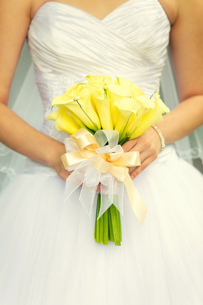 gentle bridal bouquet in hands - Zdjęcie, obraz