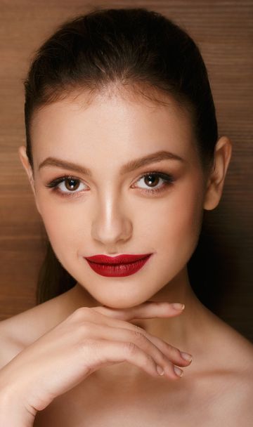 Close-up beauty portrait of beautiful model with bright make-up - 写真・画像