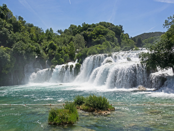 waterval in het nationale park krka in Kroatië - Foto, afbeelding