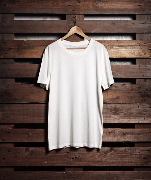 white tshirt hanging - Foto, imagen