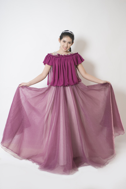 Modell lila ruha - Fotó, kép