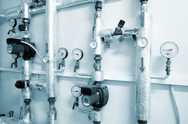 sistema de calefacción tubería de agua industrial
 - Foto, Imagen