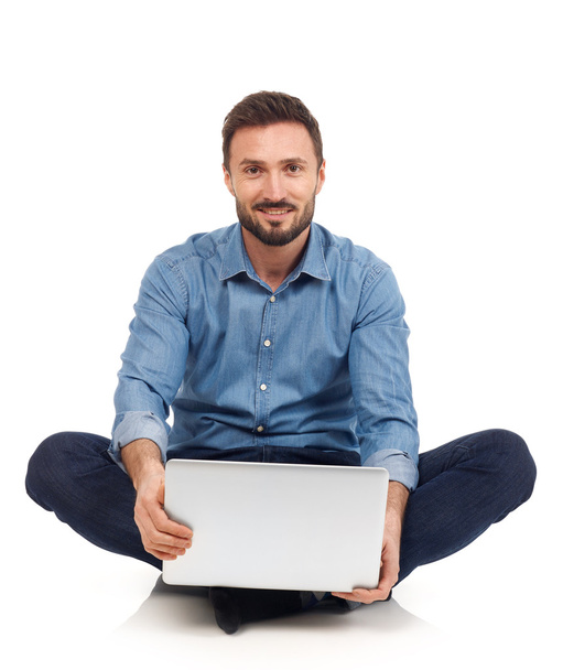 Mann mit Laptop - Foto, Bild